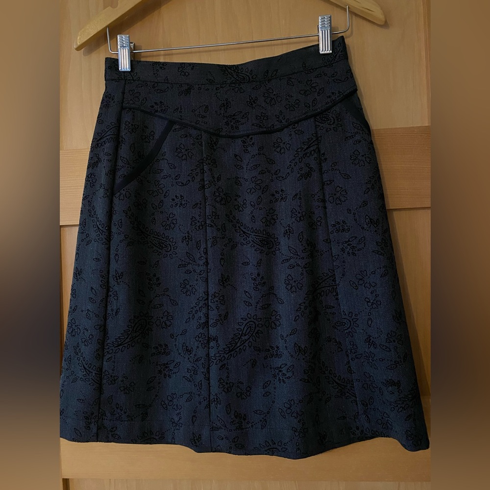 Mandala Grey Patterned Skirt Size XS